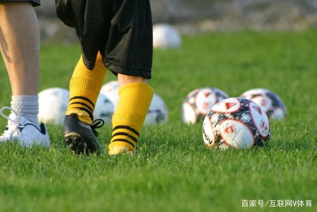 冯巩的人生现状：安于简朴生活，儿子已成高管